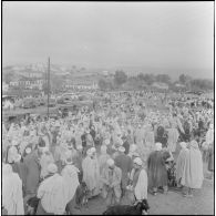 Action psychologique au marché à Bouira. [Description en cours]