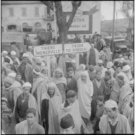 Action psychologique au marché à Bouira. [Description en cours]
