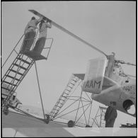 Le groupe d'hélicoptères n° 2 à Aïn-Arnat. [Description en cours]