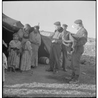 Le groupe d'hélicoptères n° 2 à Aïn-Arnat. [Description en cours]