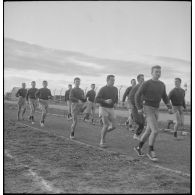 Le groupe d'hélicoptères n° 2 à Aïn-Arnat. [Description en cours]