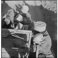 Le 4e REI à Zeribet-el-Oued. [Description en cours]