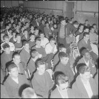 Spectacle récréatif en l'honneur des militaires blessés ou malades. [Description en cours]