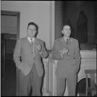 Apéritif donné à l'occasion du départ du capitaine Bertrand. [Description en cours]