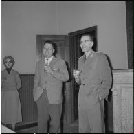 Apéritif donné à l'occasion du départ du capitaine Bertrand. [Description en cours]