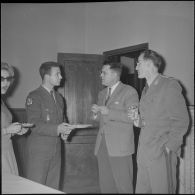 Apéritif donné à l'occasion du départ du capitaine Bertrand. [Description en cours]