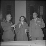 Un cocktail. [Description en cours]