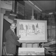 Visite d'une exposition de tableaux. [Description en cours]