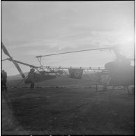 Une base d'hélicoptères. [Description en cours]