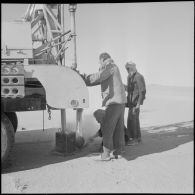 Les pétroliers du Tanezrouft. [Description en cours]