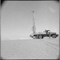 Les pétroliers du Tanezrouft. [Description en cours]