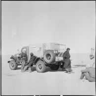 Les pétroliers du Tanezrouft. [Description en cours]