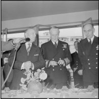 L'association des FFL reçoit l'amiral Lambe et les marins du Surprise. [Description en cours]