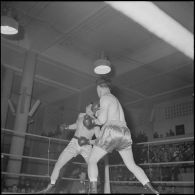 Demi-finale et finale interarmes de boxe d'Afrique du Nord. [Description en cours]