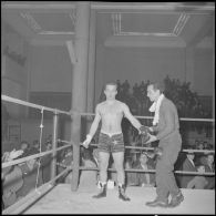 Demi-finale et finale interarmes de boxe d'Afrique du Nord. [Description en cours]