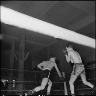 Demi-finale et finale interarmes de boxe d'Afrique du Nord. [Description en cours]