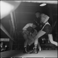 Demi-finale et finale interarmes de boxe d'Afrique du Nord. [Description en cours]