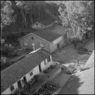 Auto-défense de fermes. [Description en cours]