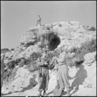 Unités territoriales à Oran. [Description en cours]