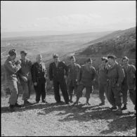 Unités territoriales à Oran. [Description en cours]