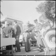 Présentation de véhicules Unic. [Description en cours]