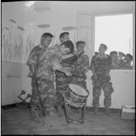 Fête du Têt chez les commandos vietnamiens à Beni-Messous. [Description en cours]