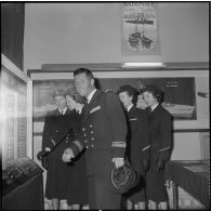 Inauguration d'une exposition sur la Marine. [Description en cours]