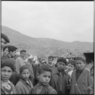 Action psychologique et aide médicale à des populations. [Description en cours]