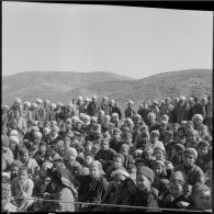 Action psychologique et aide médicale à des populations. [Description en cours]