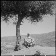 Action psychologique et aide médicale à des populations. [Description en cours]