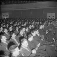 Un spectacle théâtral. [Description en cours]