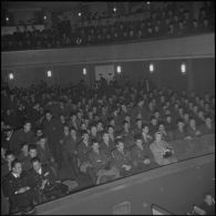 Un spectacle théâtral. [Description en cours]