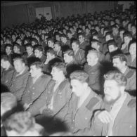 Un spectacle théâtral. [Description en cours]