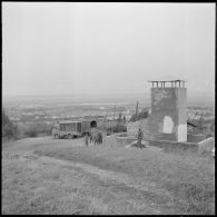 La tour "Brigadier-chef  Abjean Hervé" sur la route Chrea.