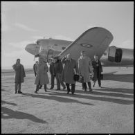 Attérissage à Monstaganem à la suite d'une défaillance mécanique.