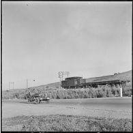 Menerville. La 4e compagnie du 587e bataillon du train (587e BT). Patrouille rail-route.