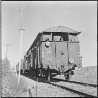 Menerville. La 4e compagnie du 587e bataillon du train (587e BT). Le train blindé.