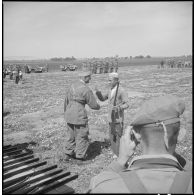 Visite du général Huet dans la région d’Alger. [Description en cours]