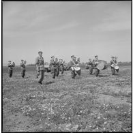 Visite du général Huet dans la région d’Alger. [Description en cours]