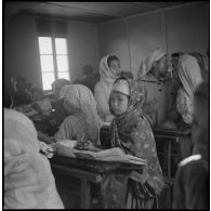 Visite du général Huet dans la région d’Alger. [Description en cours]