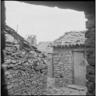 Vie en poste et opération de maintien de l'ordre. [Description en cours]