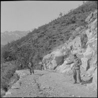 Vie quotidienne de la harka 303. [Description en cours]