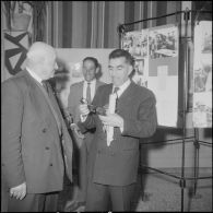 Une exposition à la maison du Combattant. [Description en cours]