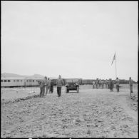 Protection de la voie ferrée Oran-Colomb Béchar par le 6e RTS. [Description en cours]