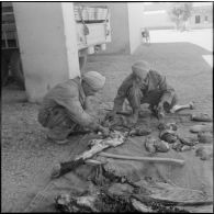 Protection de la voie ferrée Oran-Colomb Béchar par le 6e RTS. [Description en cours]