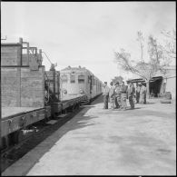 Protection de la voie ferrée Oran-Colomb Béchar par le 6e RTS. [Description en cours]