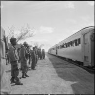 Protection de la voie ferrée Oran-Colomb Béchar par le 6e RTS. [Description en cours]