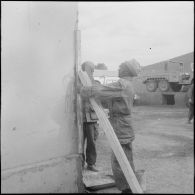 Protection de la voie ferrée Oran-Colomb Béchar par le 6e RTS. [Description en cours]