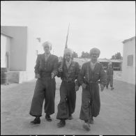 Protection de la voie ferrée Oran-Colomb Béchar par le 6e RTS. [Description en cours]