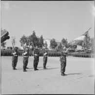 Passation de commandement au 2ème régiment de parachutistes coloniaux (RPC). [Description en cours]